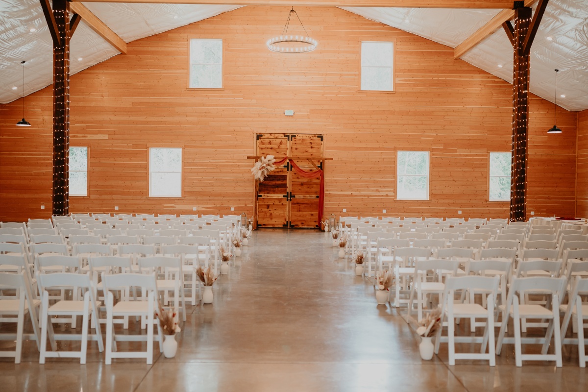 rustic barn wedding aisle